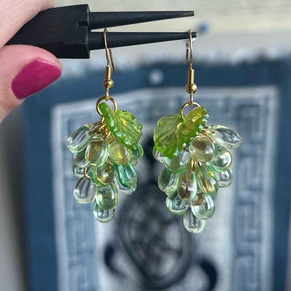 Handmade Green Grape Glass Bead Earrings🍇